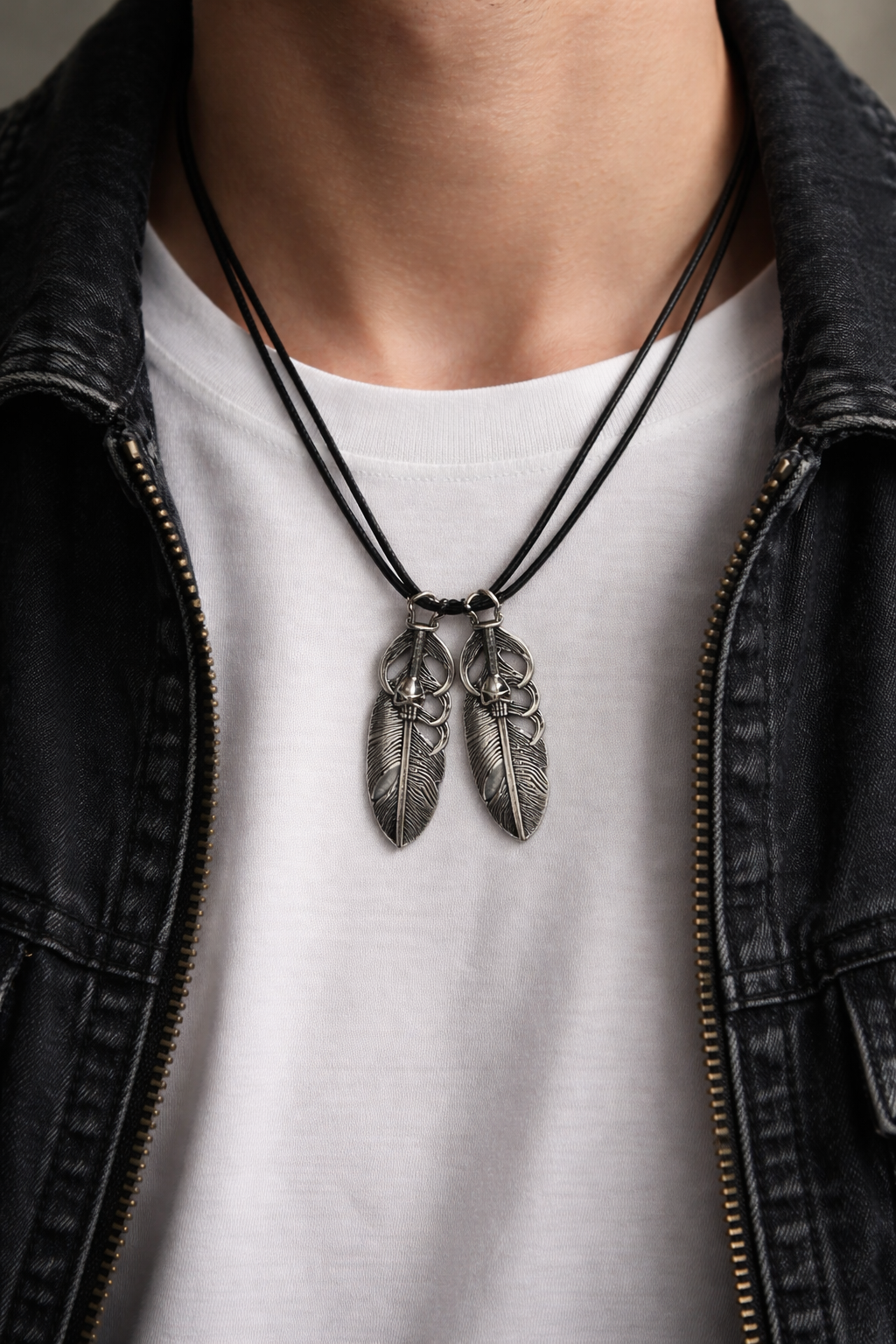 Collier Cordon Noir Croix Argentée